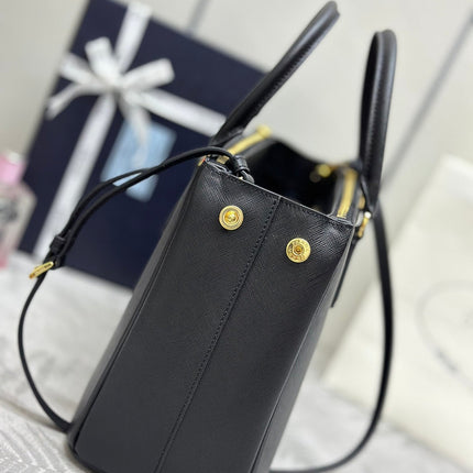 PRADA 25S GALLERIA LARGE BAG 32 IN BLACK CALFSKIN GOLD HARDWRE
