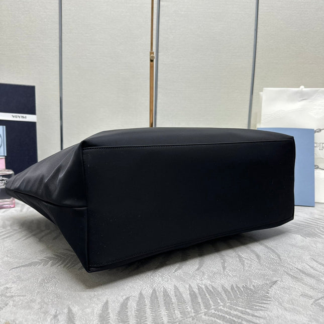 MEDIUM SHOPPING BAG 40 IN BLACK RE-NYLON FABRIC