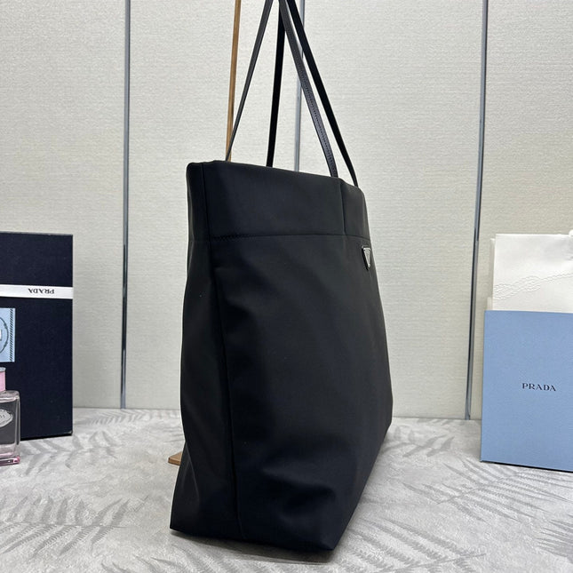 MEDIUM SHOPPING BAG 40 IN BLACK RE-NYLON FABRIC