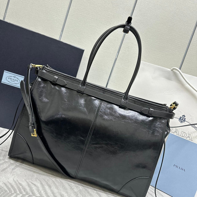 TOTE BAG WITH BELT 42 IN BLACK OIL WAX LAMBSKIN GOLD HARDWARE