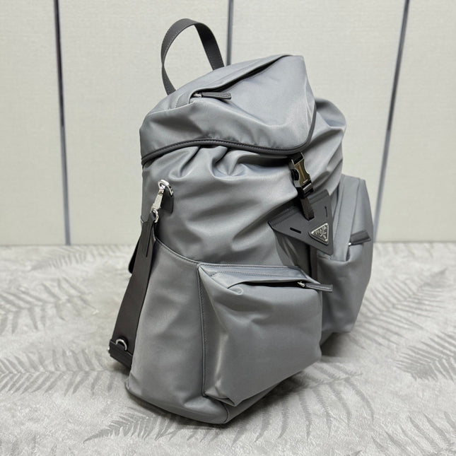 TRIANGLE LOGO BACKPACK 42 IN RHINO GRAY RE-NYLON