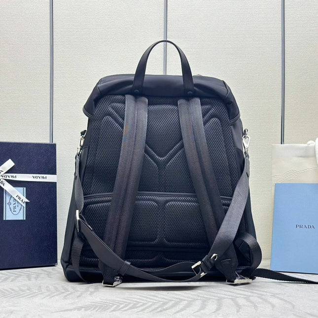 TRIANGLE LOGO BACKPACK 42 IN BLACK RE-NYLON