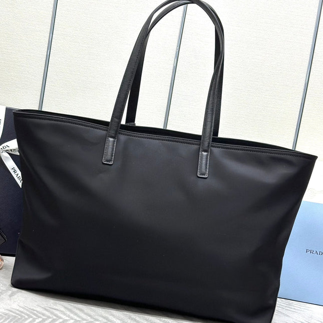 CLASSIC TOTE BAG 43 IN BLACK RE-NYLON FABRIC