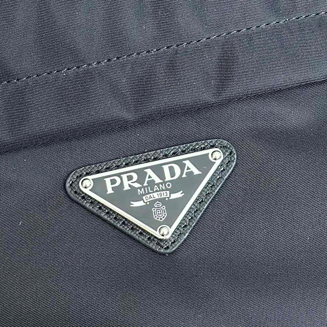 SHOULDER BAG 32 IN BLACK RE-NYLON TRIANGLE LOGO