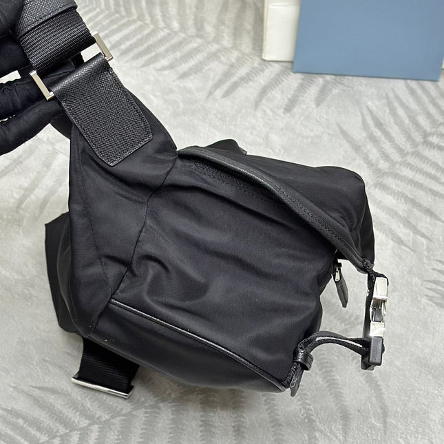 SHOULDER BAG 27 IN BLACK RE-NYLON TRIANGLE LOGO