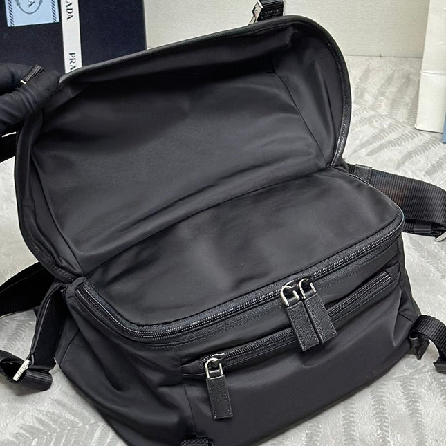 SHOULDER BAG 27 IN BLACK RE-NYLON TRIANGLE LOGO