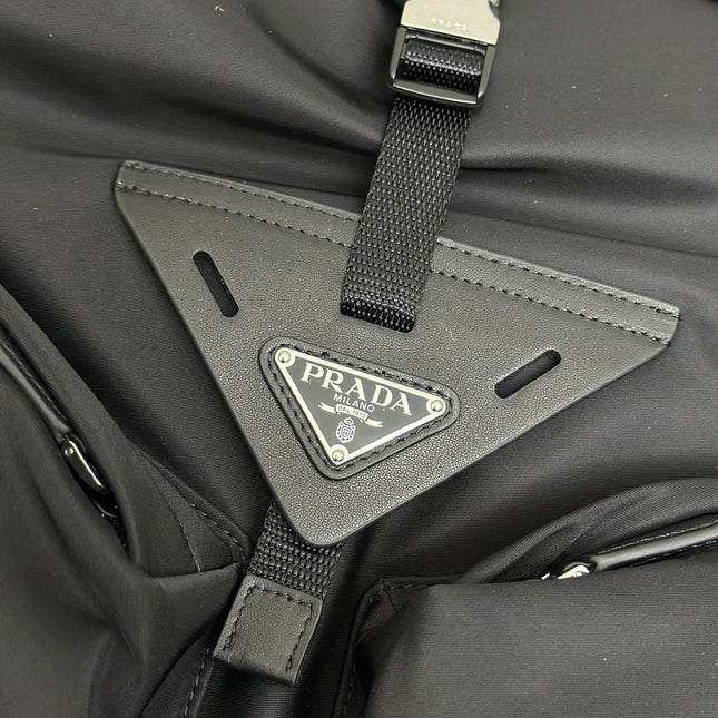 TRIANGLE LOGO BACKPACK 42 IN BLACK RE-NYLON
