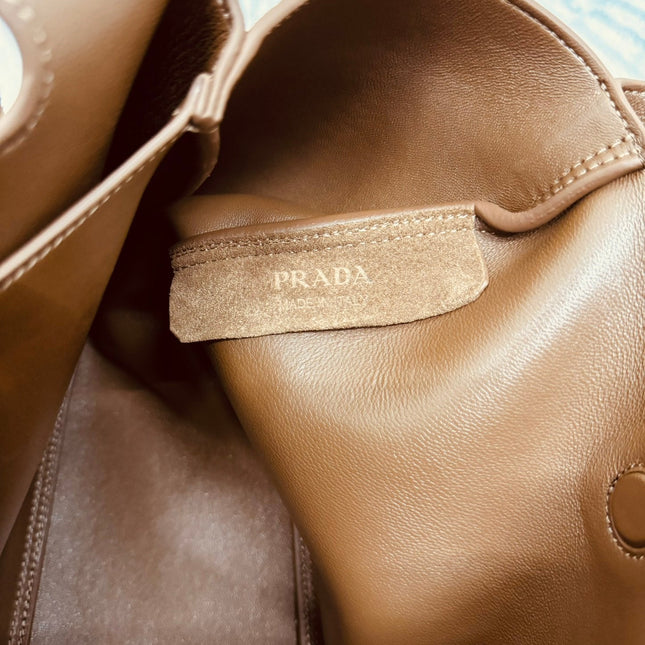 TOTE BAG 25 IN CHERRY WOOD SUEDE GOLD LOGO