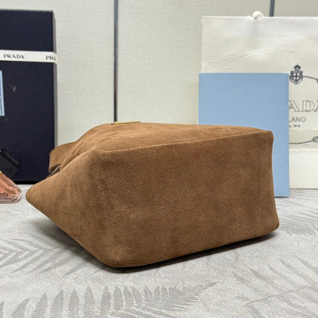 TOTE BAG 25 IN CHERRY WOOD SUEDE GOLD LOGO