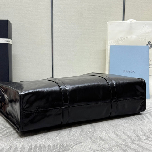 TOTE BAG 39 IN BLACK SMOOTH CALFSKIN