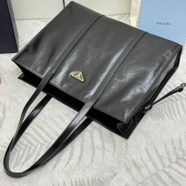TOTE BAG 39 IN BLACK SMOOTH CALFSKIN