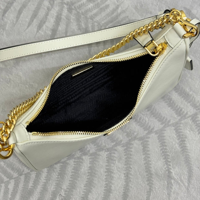 HOBO BAG 23 IN WHITE NAPPA LAMBSKIN GOLD CHAIN