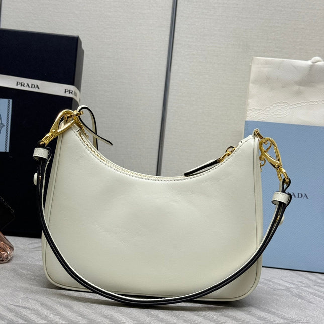 HOBO BAG 23 IN WHITE NAPPA LAMBSKIN GOLD CHAIN