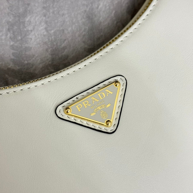 HOBO BAG 23 IN WHITE NAPPA LAMBSKIN GOLD CHAIN