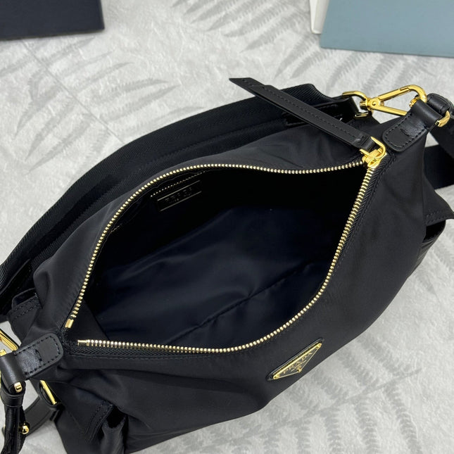 PRADA 25S EXPLORE LARGE RE-NYLON SHOULDER BAG 32 IN BLACK WITH FLAP
