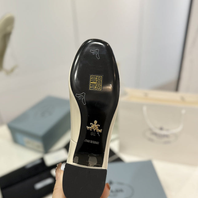 Pra Pumps 40 Square Sole White Patent Leather