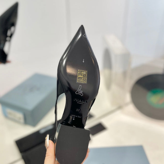 PRA STRAP CUT-OUT PUMPS BLACK CALFSKIN