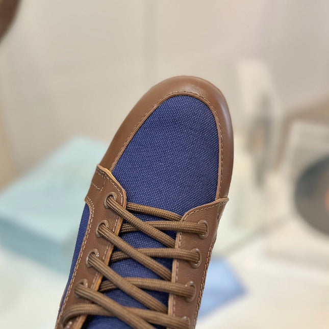 SNEAKERS IN BROWN LAMBSKIN AND NAVY BLUE CANVAS