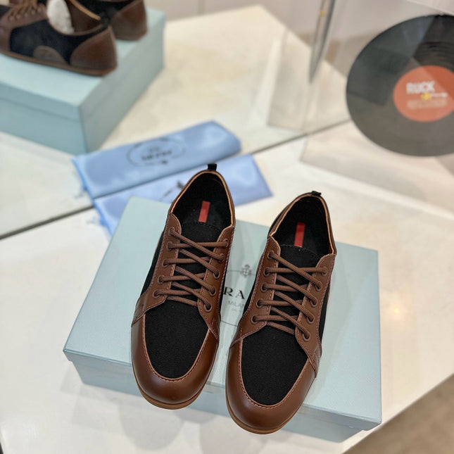 SNEAKERS IN BROWN LAMBSKIN AND BLACK CANVAS