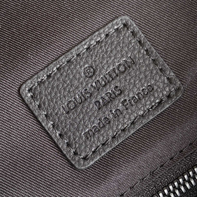 LV 25S CHRISTOPHER BACKPACK 47 IN DAMOFLAGE BLACK CALFSKIN