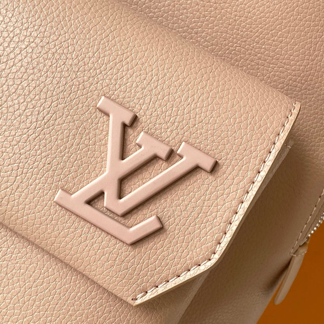 LV 25S TAKEOFF BACKPACK 43 IN BEIGE CALFSKIN