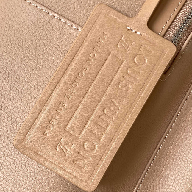 LV 25S TAKEOFF BACKPACK 43 IN BEIGE CALFSKIN