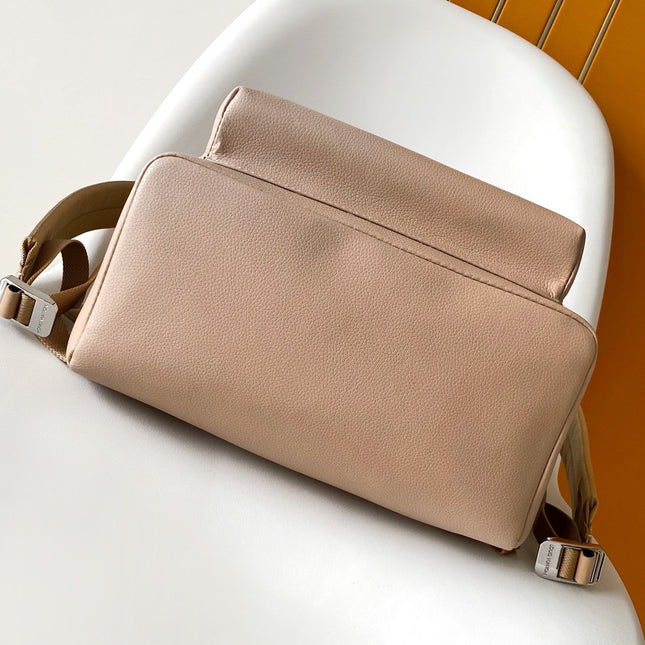 LV 25S TAKEOFF BACKPACK 43 IN BEIGE CALFSKIN