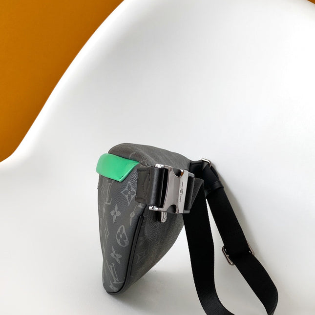 LV 25S DISCOVERY BUMBAG 44 IN BLACK NEON JADE MONOGRAM ECLIPSE CANVAS AND CALFSKIN
