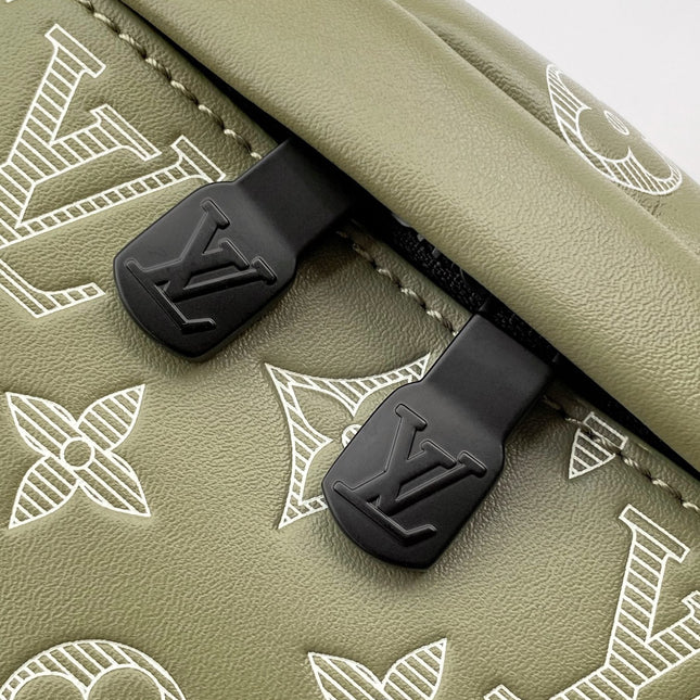LV 25S DISCOVERY BUMBAG 44 IN OLIVE GREEN MONOGRAM CALFSKIN AND CANVAS