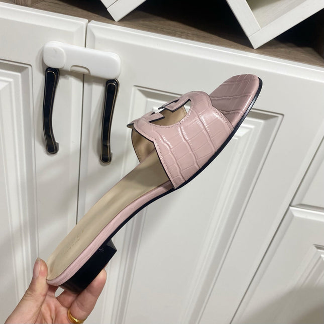 GG SLIDES IN PASTEL PINK CALFSKIN LOGO-EMBOSSED STRAP