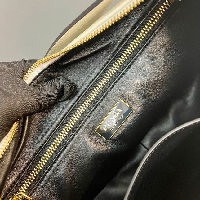 LARGE HOBO BAG 39 IN WHITE SOFT LAMBSKIN