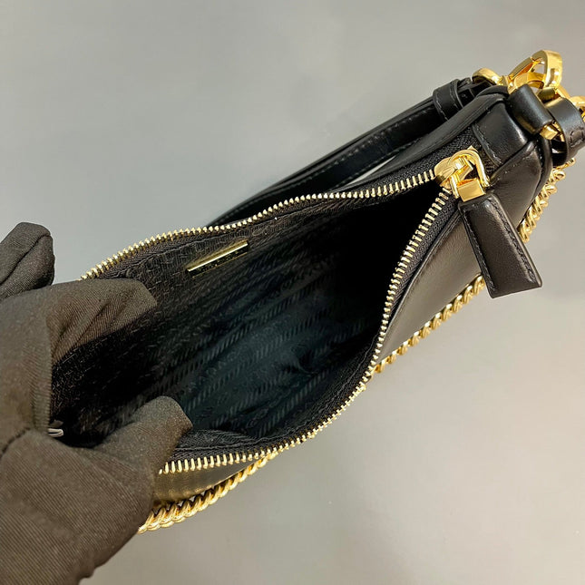 HOBO BAG 23 IN BLACK SMOOTH NAPPA LAMBSKIN GOLD HARDWARE