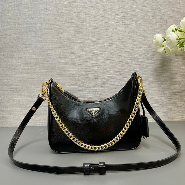 HOBO BAG 23 IN BLACK PATENT NAPPA LAMBSKIN GOLD HARDWARE