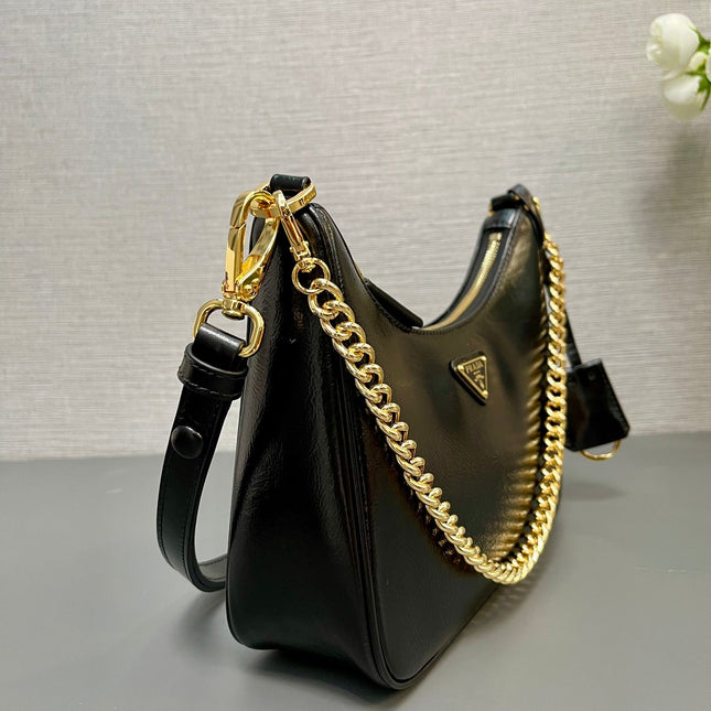 HOBO BAG 23 IN BLACK PATENT NAPPA LAMBSKIN GOLD HARDWARE