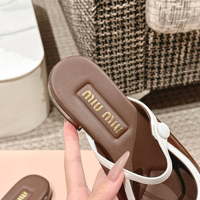 FLAT MULE IN CHOCOLATE BROWN PATENT CALFSKIN