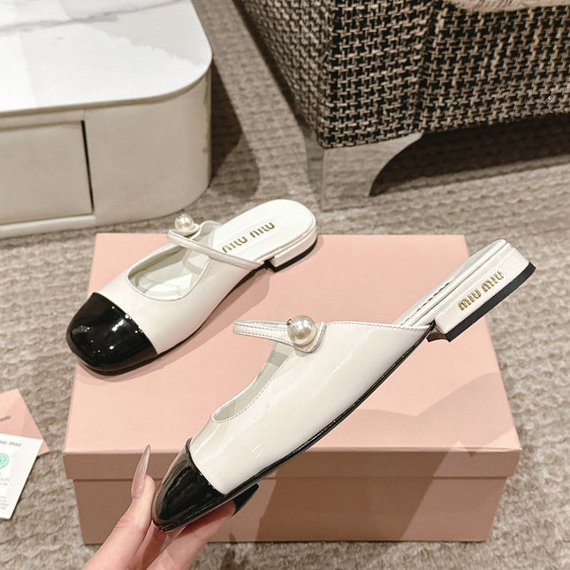 FLAT MULE IN WHITE MIX BLACK PATENT CALFSKIN