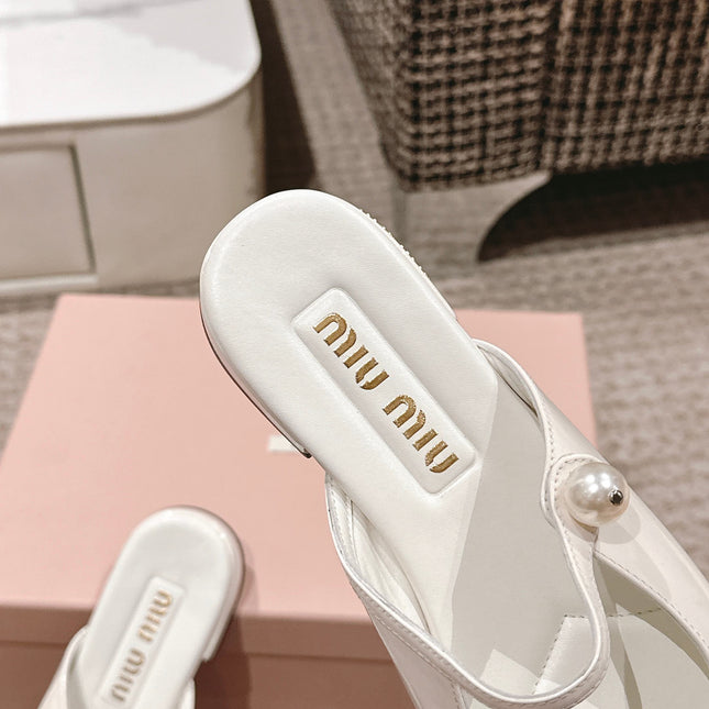 FLAT MULE IN WHITE MIX BLACK PATENT CALFSKIN