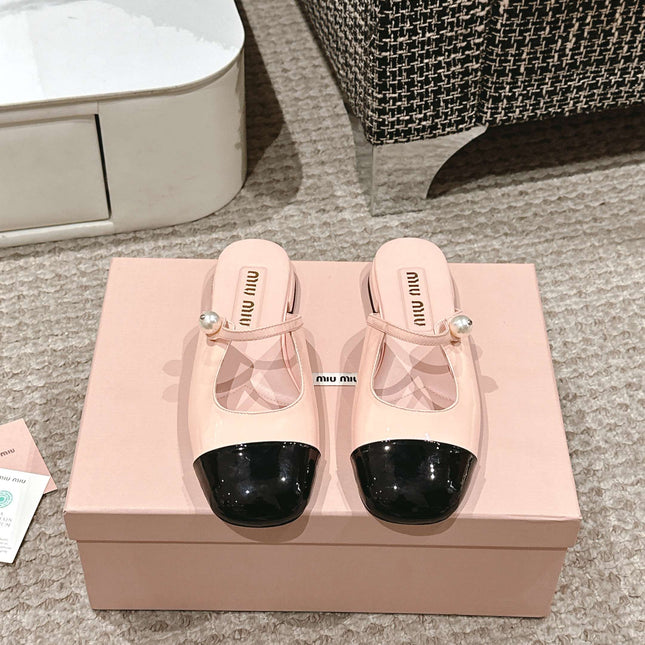 FLAT MULE IN BABY PINK MIX BLACK PATENT CALFSKIN