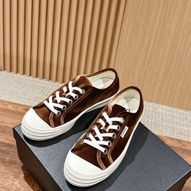 CONVERSE SNEAKER IN PENNY BROWN VELVET