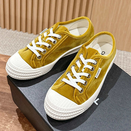 CONVERSE SNEAKER IN DIJON YELLOW VELVET
