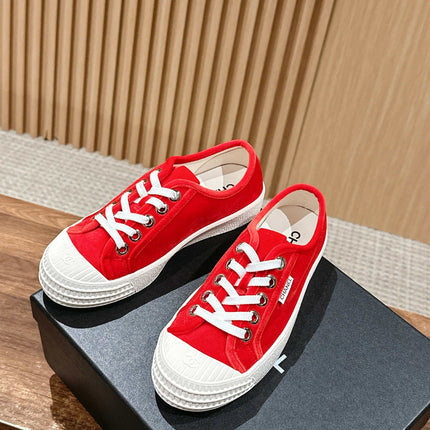 CONVERSE SNEAKER IN RUBY RED VELVET