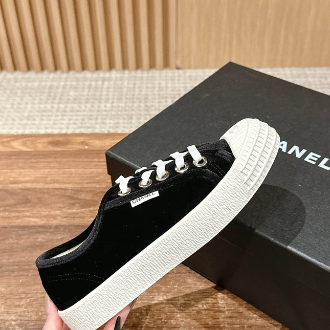 CONVERSE SNEAKER IN BLACK VELVET