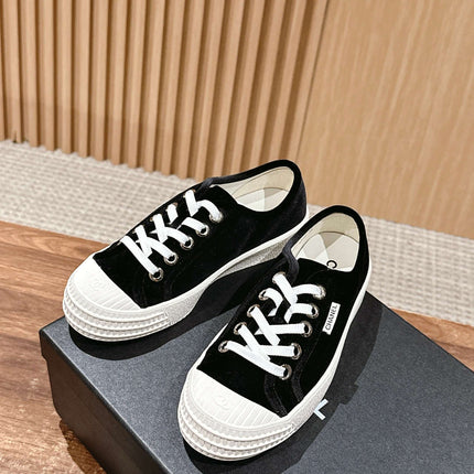 CONVERSE SNEAKER IN BLACK VELVET