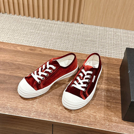 CONVERSE SNEAKER IN LIPSTICK RED VELVET