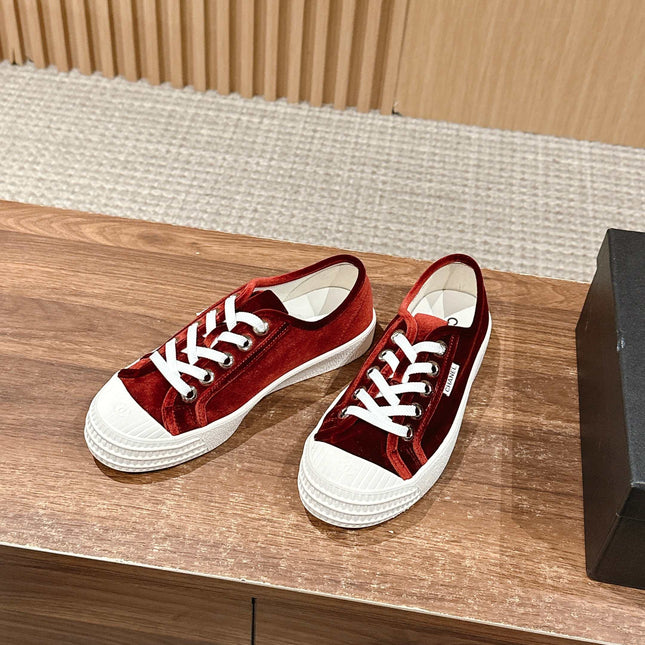 CONVERSE SNEAKER IN LIPSTICK RED VELVET