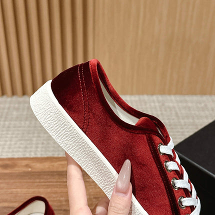CONVERSE SNEAKER IN LIPSTICK RED VELVET