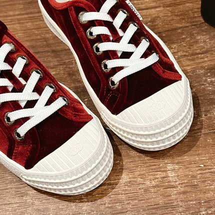 CONVERSE SNEAKER IN LIPSTICK RED VELVET