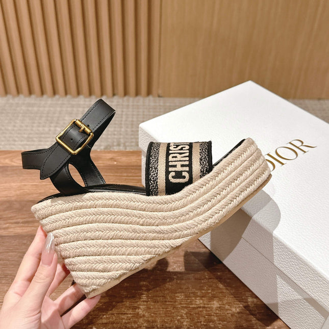 DWAY WEDGE SANDAL IN BLACK EMBROIDERED COTTON RAFFIA SOLE
