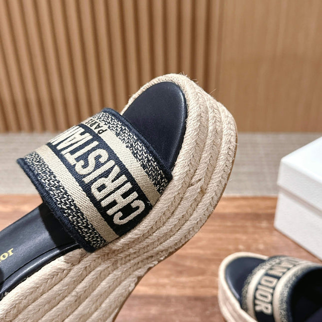 DWAY WEDGE SANDAL IN DEEP BLUE EMBROIDERED COTTON RAFFIA SOLE