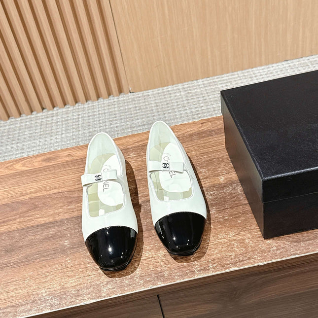 CHANEL 25S BALLET MARY JANES BLACK AND IVORY IN CALFSKIN